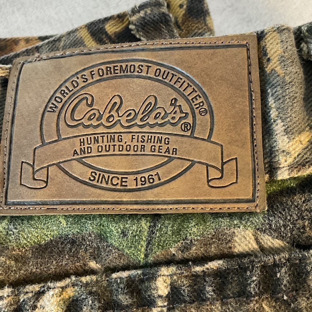 Cabela's Woodland Camouflage cargo hunting Pants - Picture 2 of 8